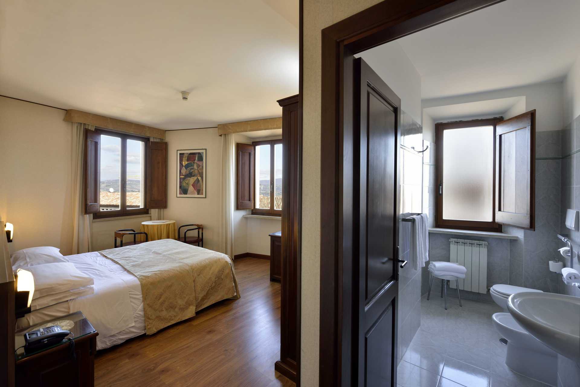 Camera classica con vista - Hotel Fonte Cesia Todi - Classic room with view