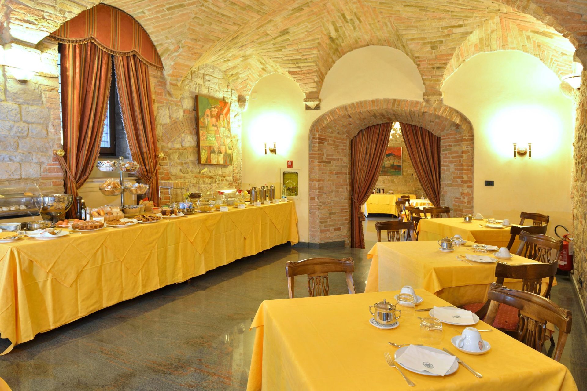 Hotel Fonte Cesia - breakfast - Sala Colazioni